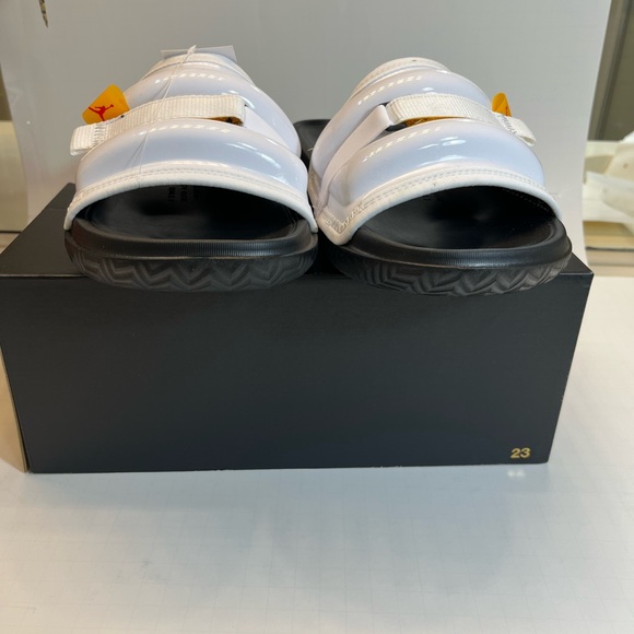 Nike Jordan Super Play Men’s Slides Size 10 White/Black/Fire Red/Taxi - Picture 3 of 11